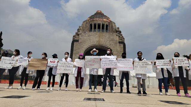 Médicos marchan para exigir derechos