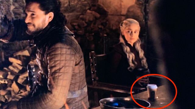 VASO DE STARBUCKS EN GAME OF THRONES