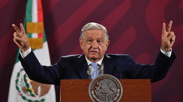 AMLO presume encuestas en las que Morena arrasa sobre la oposición rumbo a las elecciones 2024