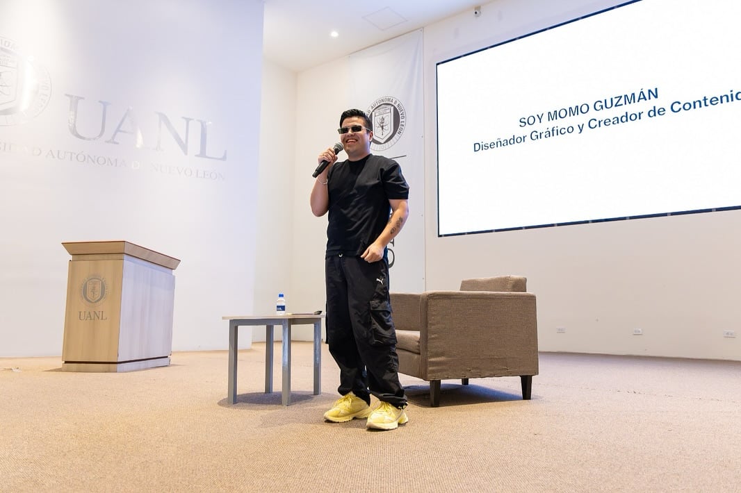 Momo Guzmán, creador de contenido quien hace a la Burrita Burrona.