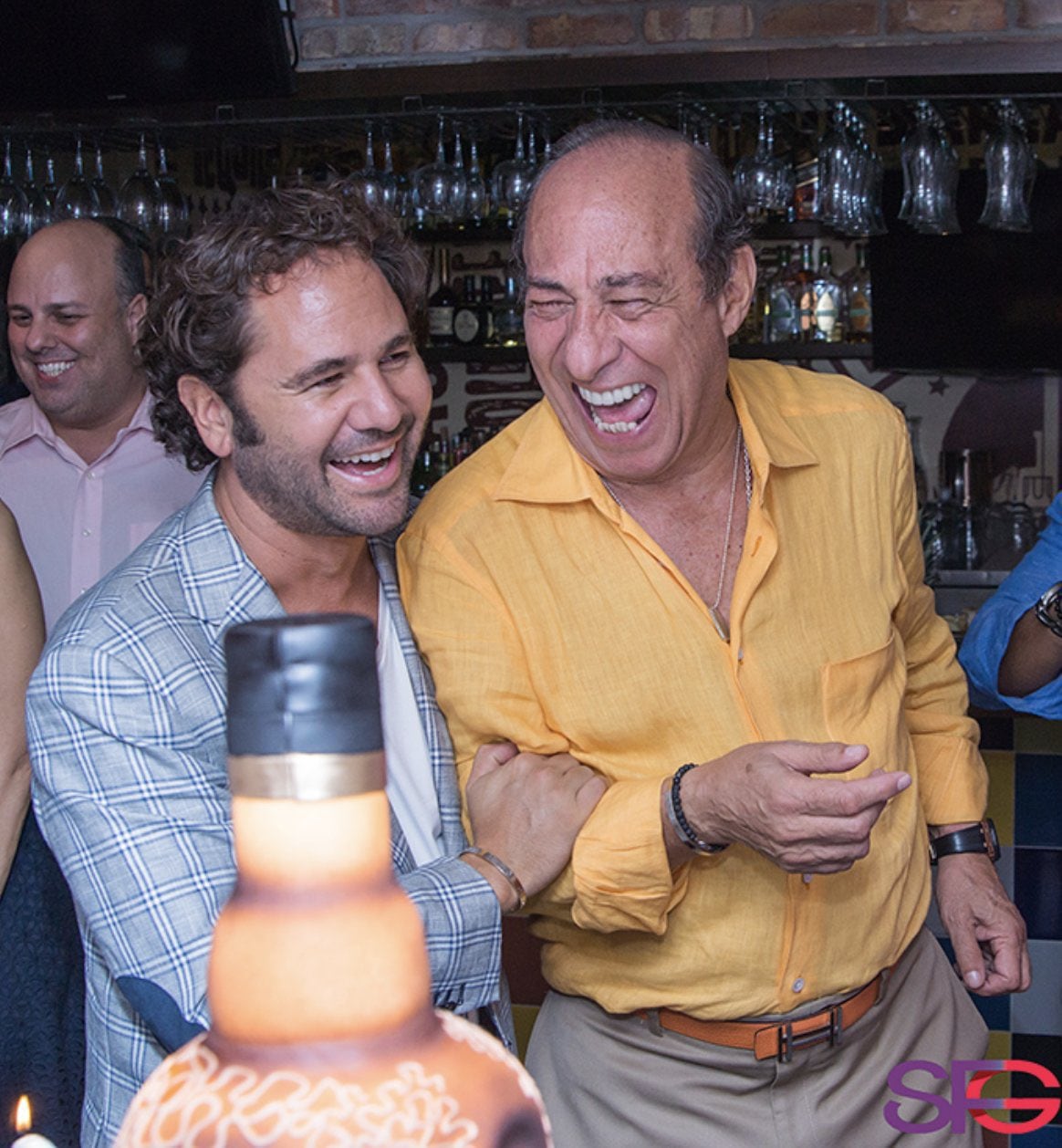 Familia Weinberg niega ser prestanombres de Genaro García Luna
