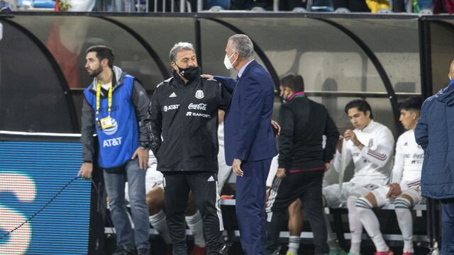 Gerardo Martino con Gustavo Alfaro