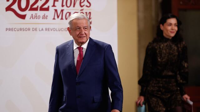 AMLO y Ana Elizabeth García Vilchis en mañanera 9 de noviembre