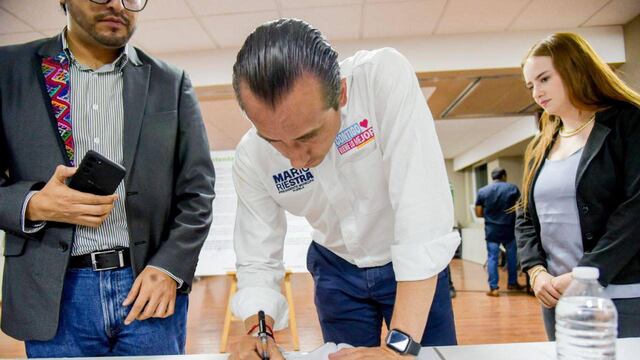 Mario Riestra firma compromiso por sustentabilidad de Puebla