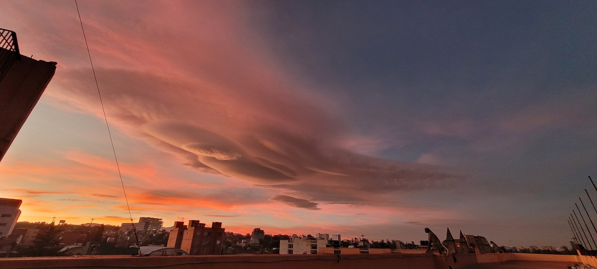 Nubes extrañas en CDMX
