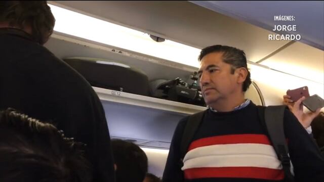 Padre de familia que se bajó de vuelo con AMLO niega acusaciones penales