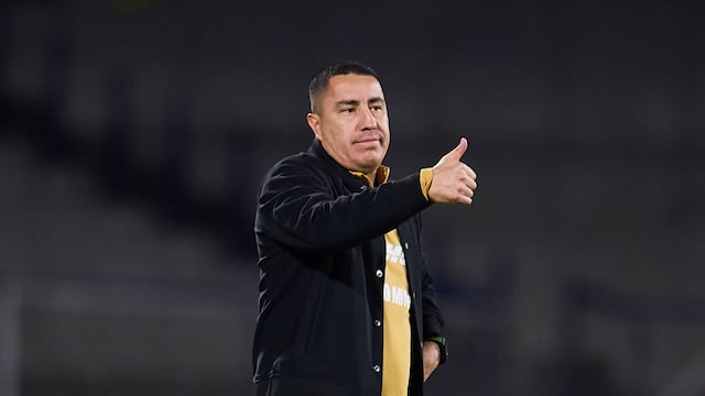 Sorpresa en CU: Efraín Juárez renuncia como técnico de Pumas.