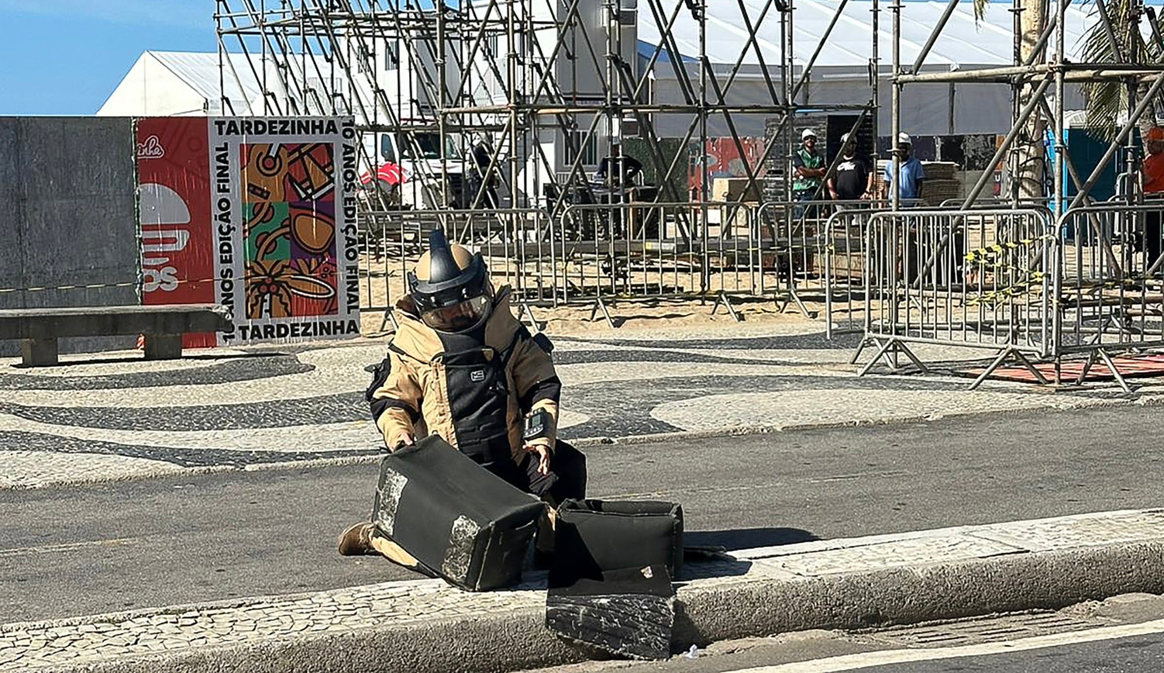 Hallan explosivo en zona del concierto gratuito de Shakira en Brasil