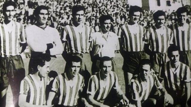 Selección Mexicana vistiendo en uniforme a rayas del Gremio de Porto Alegre