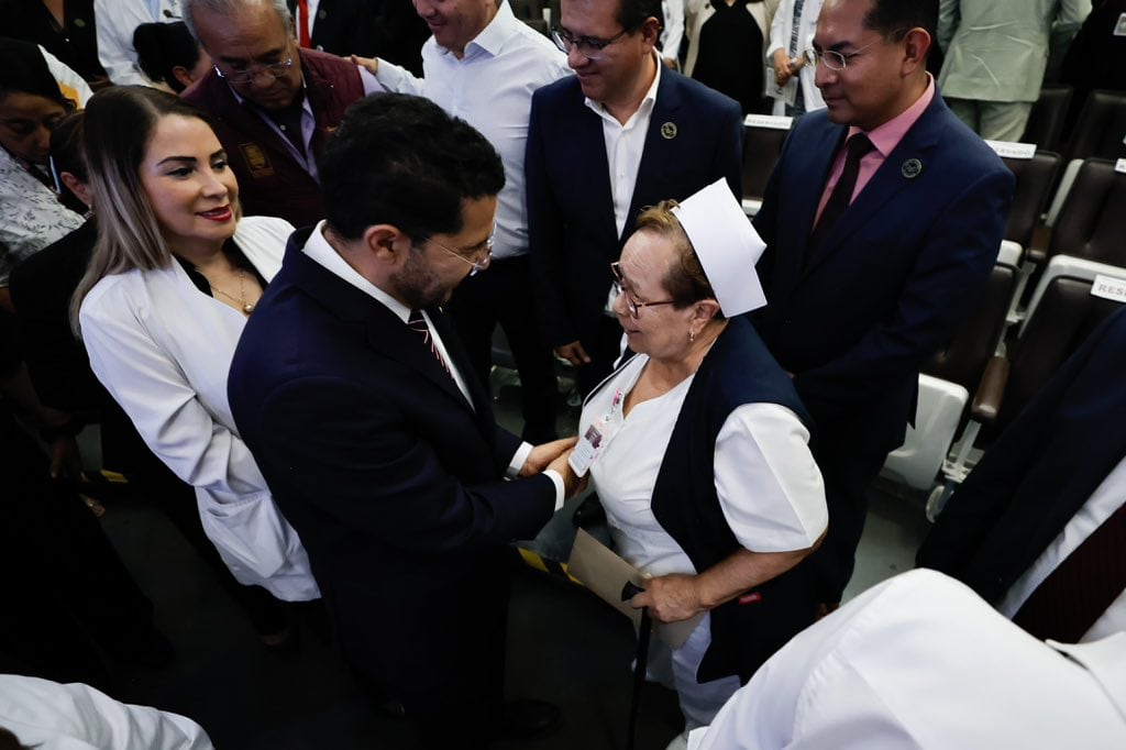 Martí Batres en el Centro Médico Nacional 20 de noviembre del ISSSTE