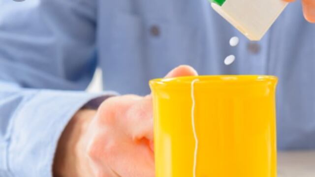 Los edulcorantes son sustancias que en pequeñas cantidades brindan el mismo sabor del azúcar con pocas o cero calorías, explica Elaine Moreira.