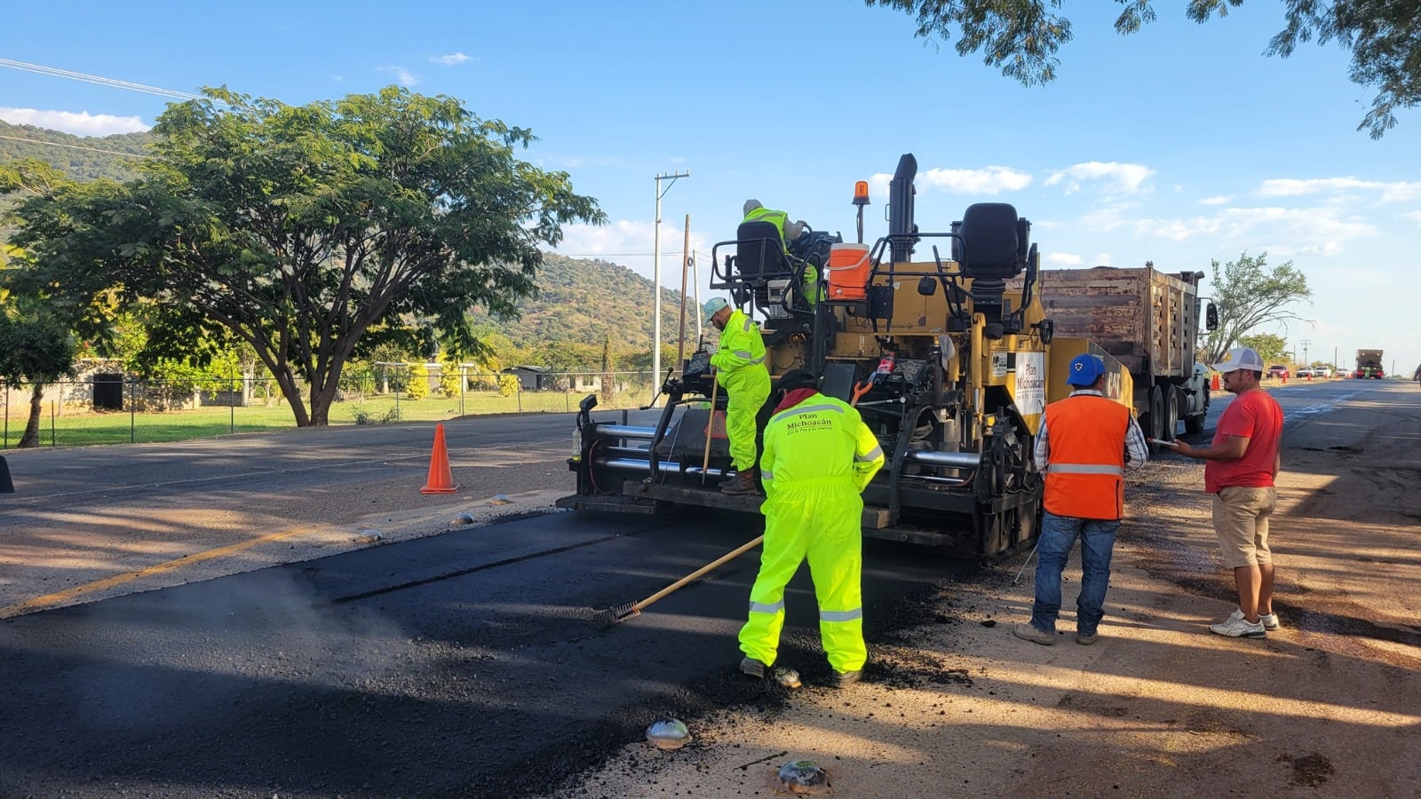 Michoacán invierte más de 24 mil millones de pesos para carreteras