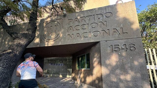 SME protesta en sede nacional del PAN