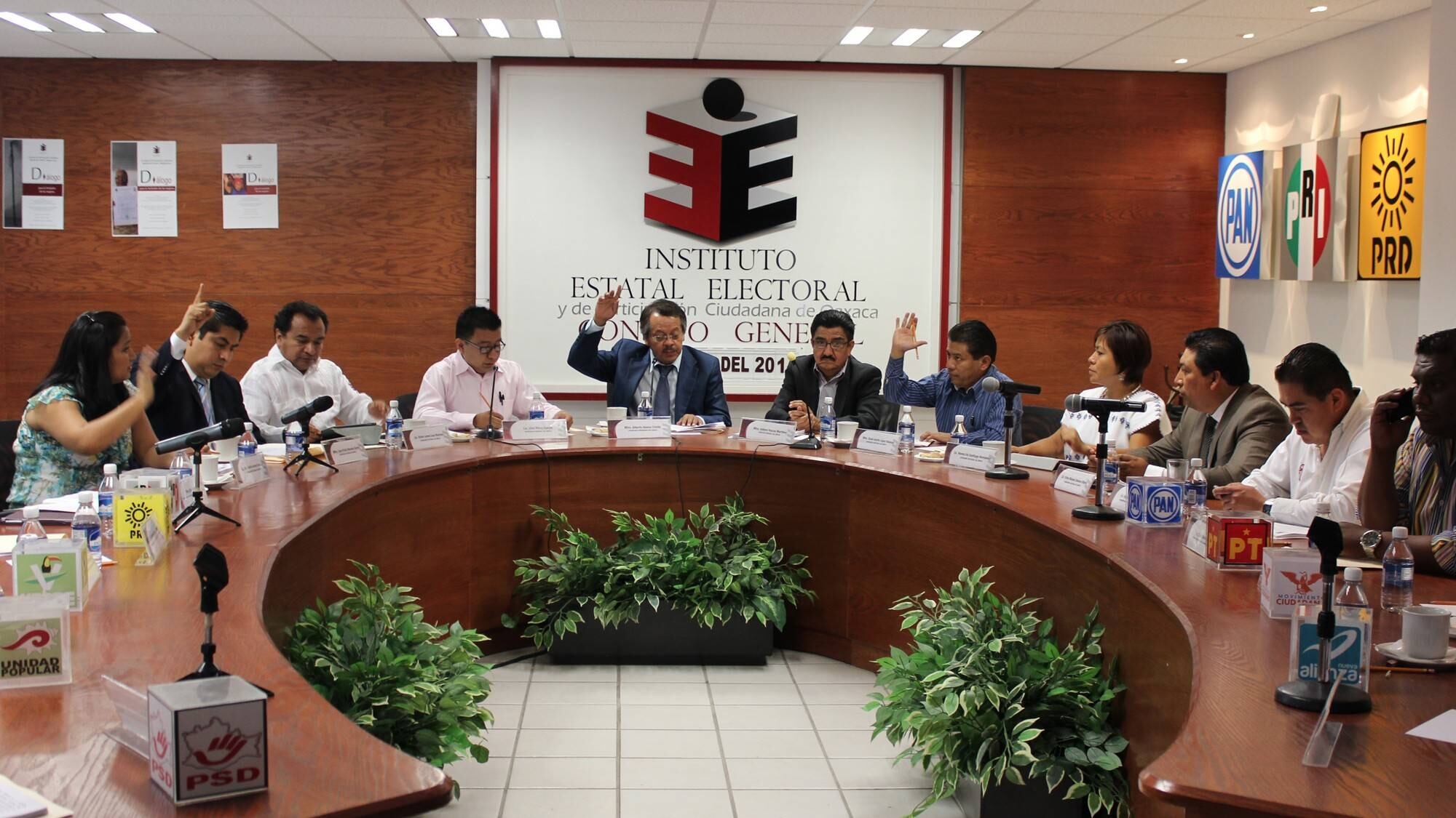 Aprueban registros de candidaturas a diputaciones en Oaxaca