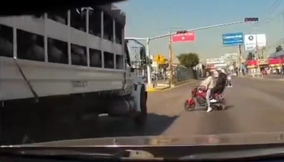 Motociclista muere atropellado por camión de la Guardia Nacional