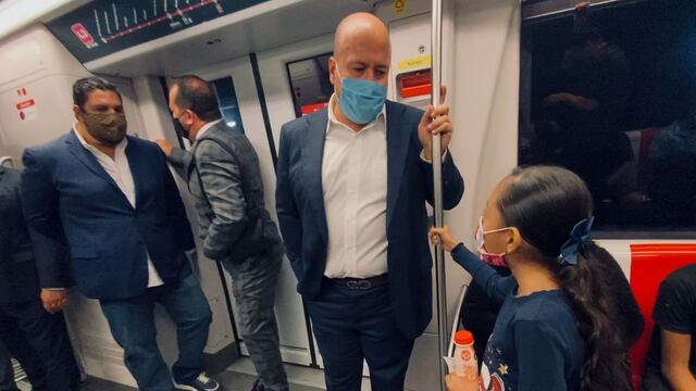 Enrique Alfaro en el Metro de Jalisco