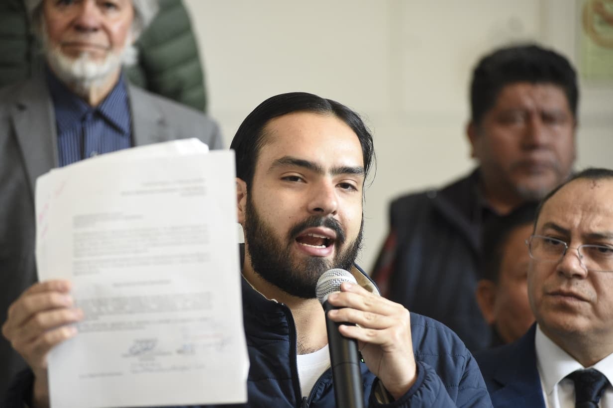 José Emilio Villar y Morena en CDMX piden a Alessandra Rojo de la Vega permitir su trabajo como concejal.