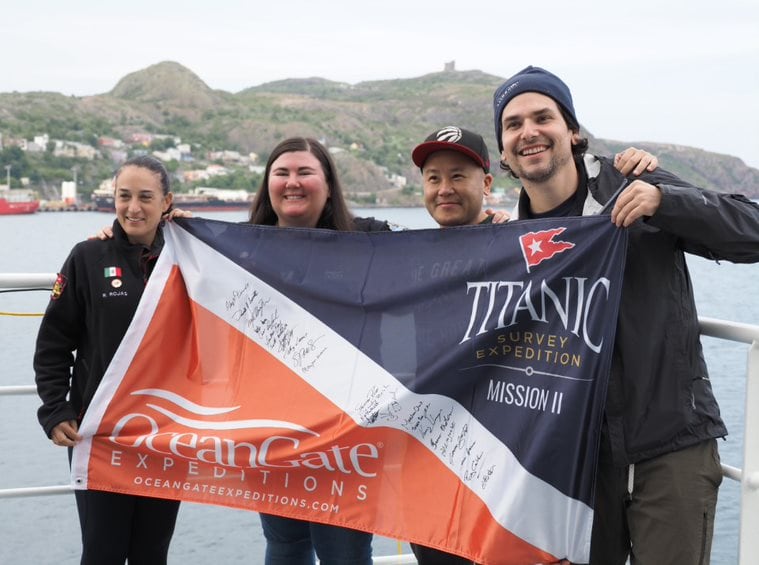 Alan Estrada en su viaje a conocer los restos del Titanic.