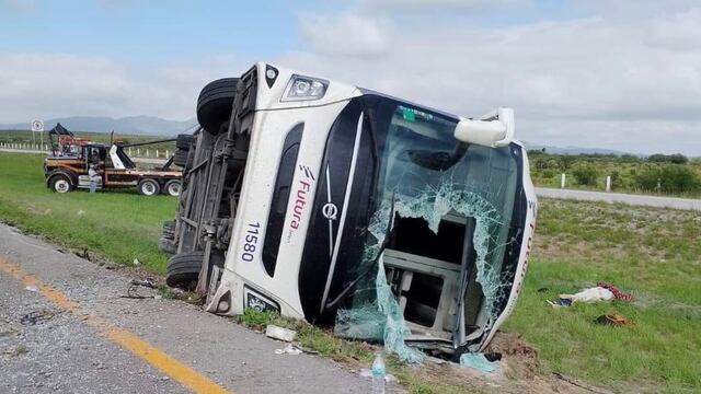Accidente de camión de pasajeros en Galeana, Nuevo León, deja 8 muertos y 29 lesionados