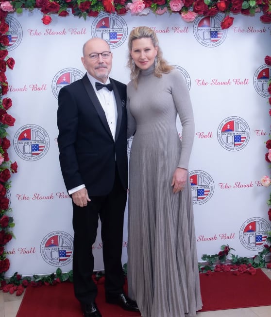 Rubén Blades junto a su esposa