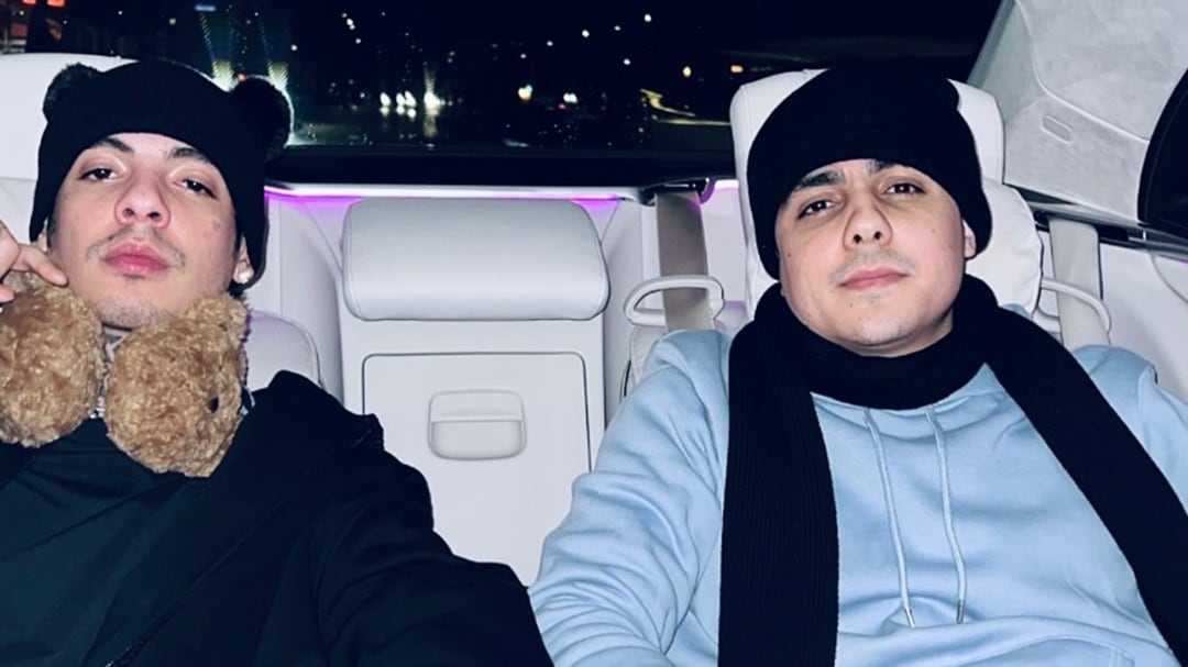 La foto de Natanael Cano con Markitos Toys en Europa pese a las amenazas de cárteles mexicanos