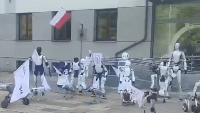 Robots protestan en Polonia