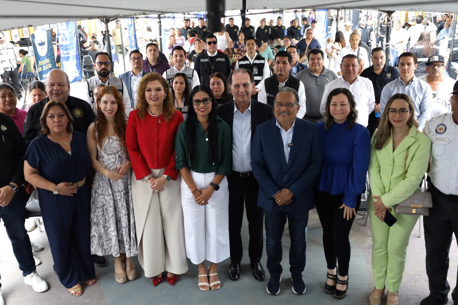 Escobedo acerca justicia y servicios legales a colonias con brigada jurídica.