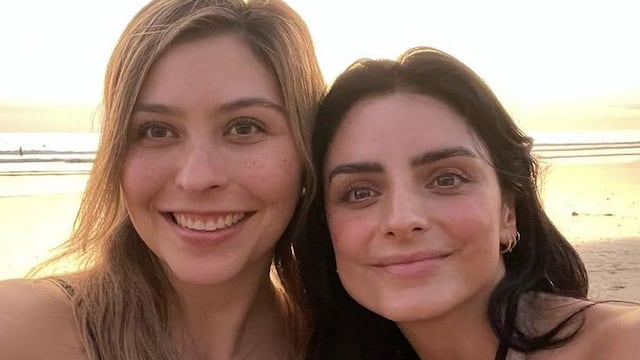 Aislinn Derbez junto a su hermana Mich