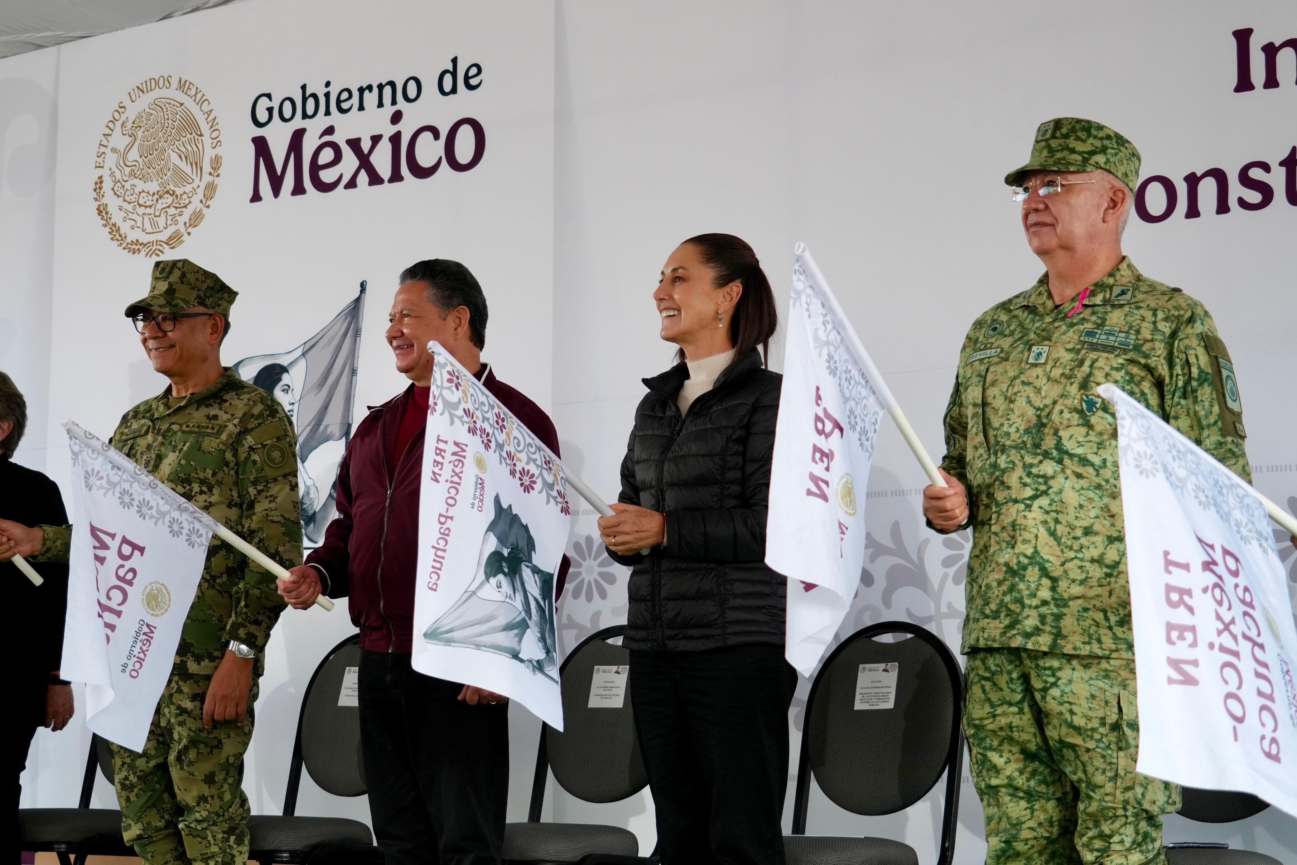 Claudia Sheinbaum da banderazo de salida del Tren México-Pachuca