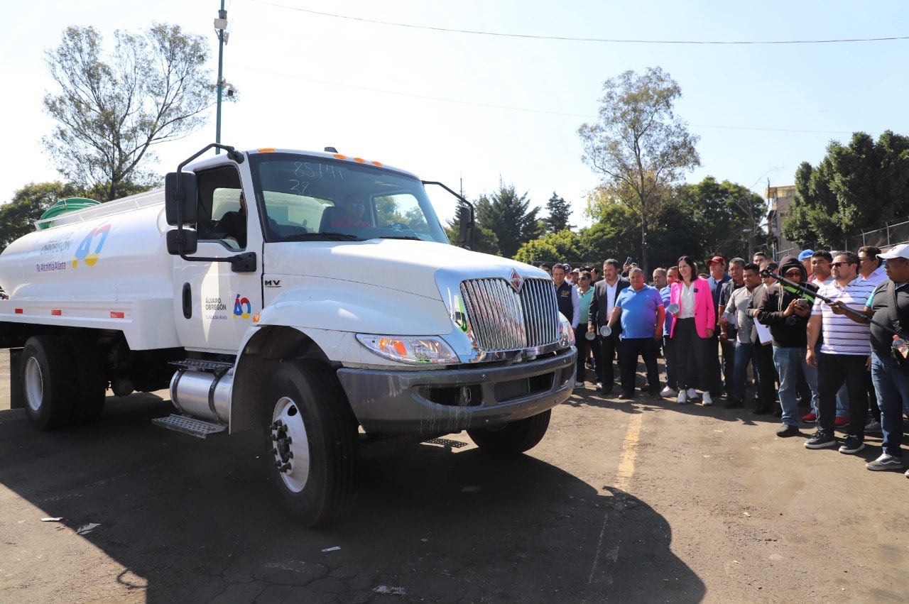 Lía Limón entregó vehículos para reforzar servicios en Álvaro Obregón