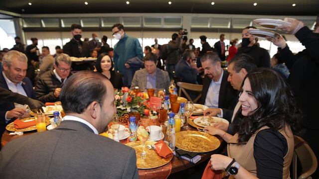 Ricardo Monreal el reunión con el PAN y PRD