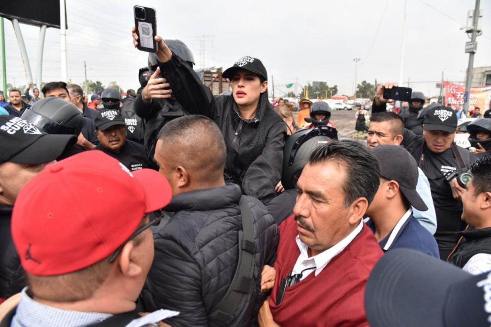 Sandra Cuevas responde polémicas por motos en Iztapalapa