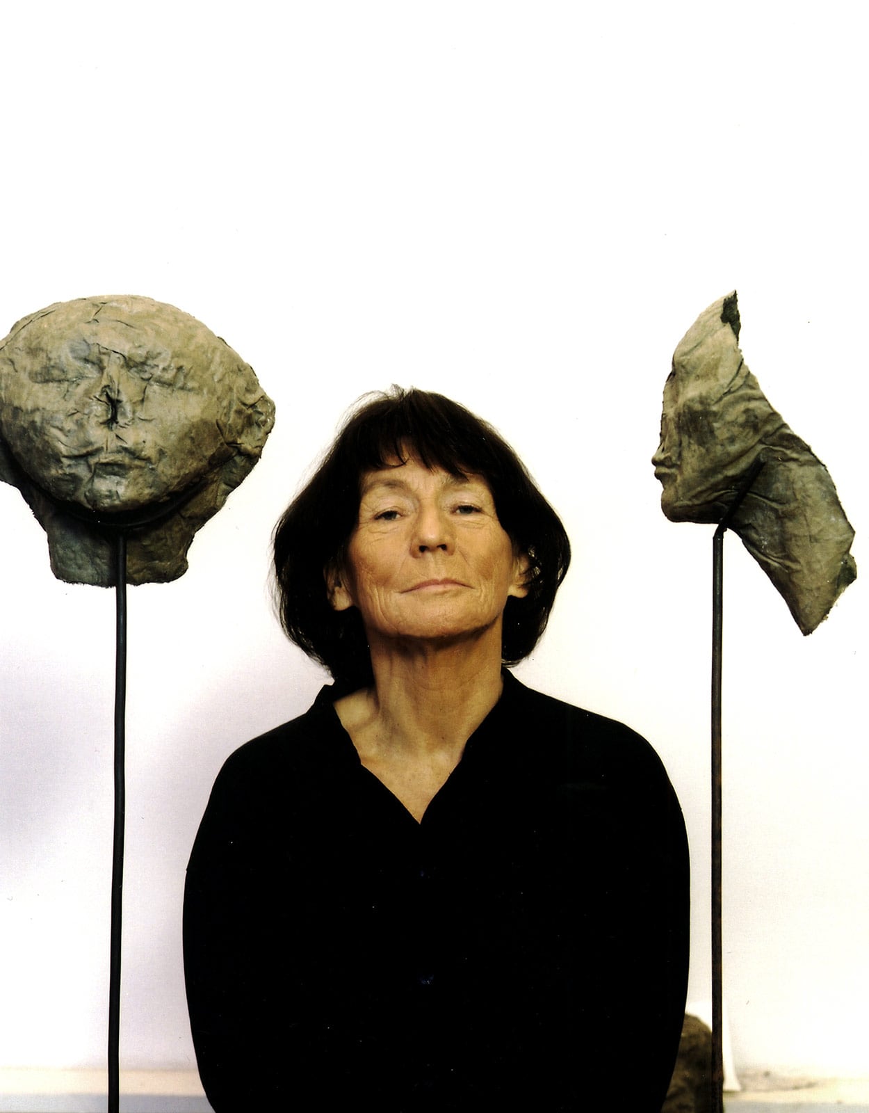 ¿Quién fue Magdalena Abakanowicz, escultora polaca del tapiz a la que Google Doodle recuerda?