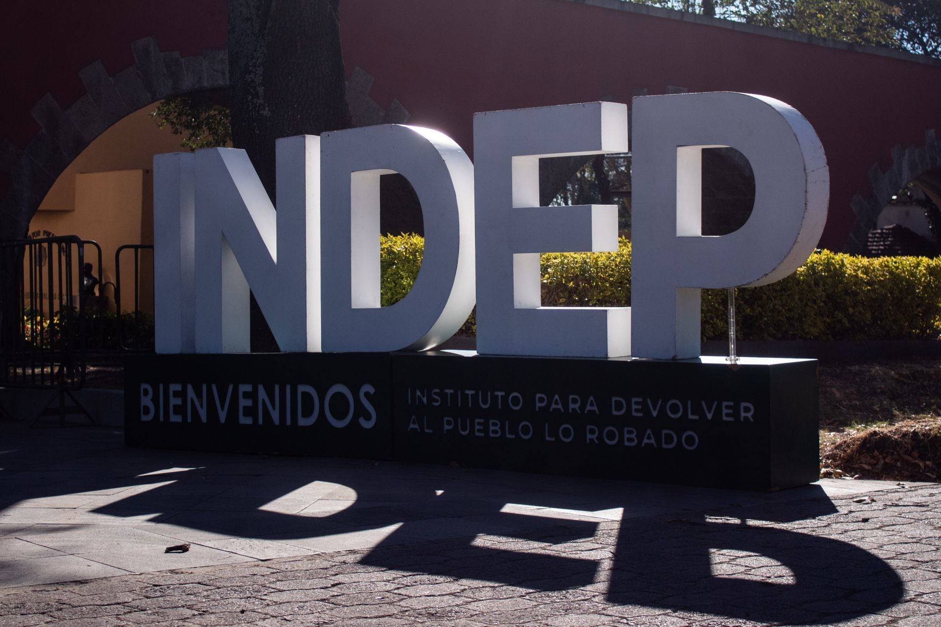 Instituto para Devolverle al Pueblo lo Robado