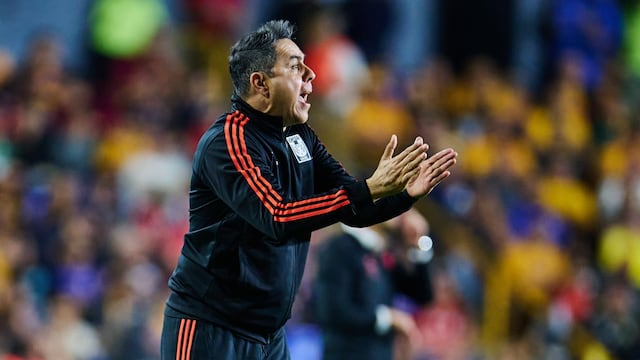 Miguel de Jesús Fuentes, auxiliar de Robert Dante Siboldi.