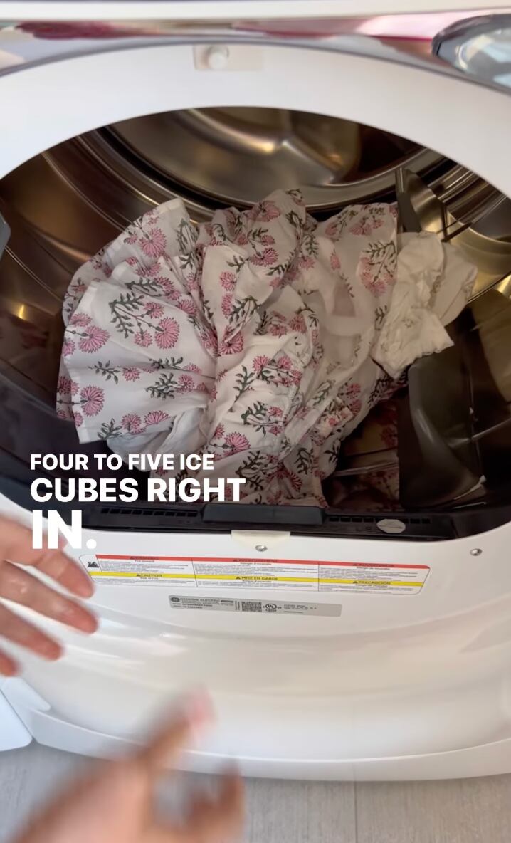 Ropa arrugada en la secadora