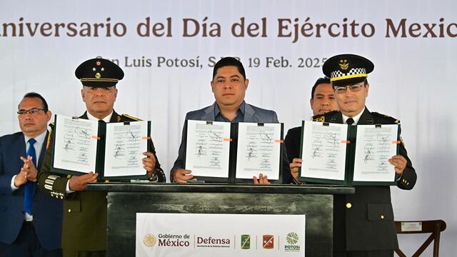 Ricardo Gallardo Cardona celebra el Día del Ejército