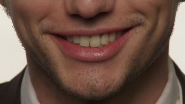 Hombres felices son menos atractivos para las mujeres según estudio.