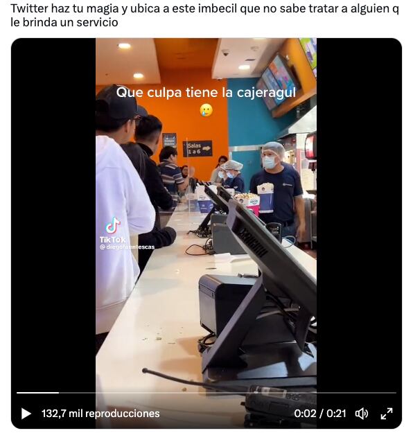 Critican a sujeto que le gritó a una cajera de Cineplanet