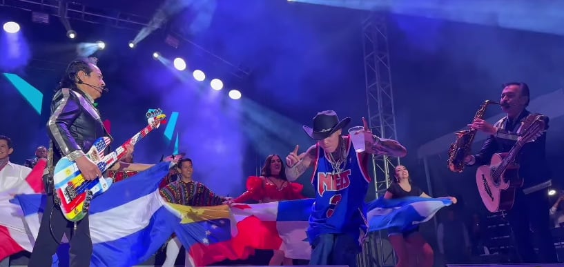 Los Tigres del Norte y Santa Fe Klan