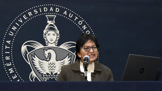 Lilia Cedillo aborda infecciones emergentes en animales domésticos y sus riesgos para la salud pública