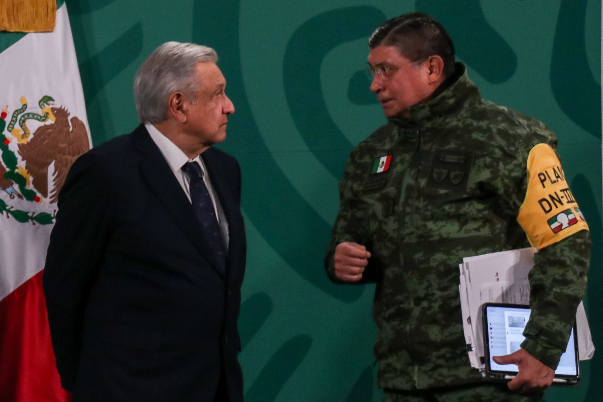 AMLO y Luis Cresencio Sandoval