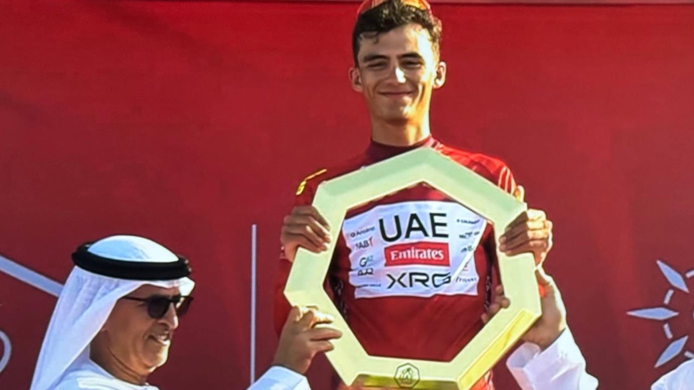Isaac del Toro hace historia y es campeón del UAE Tour 2026