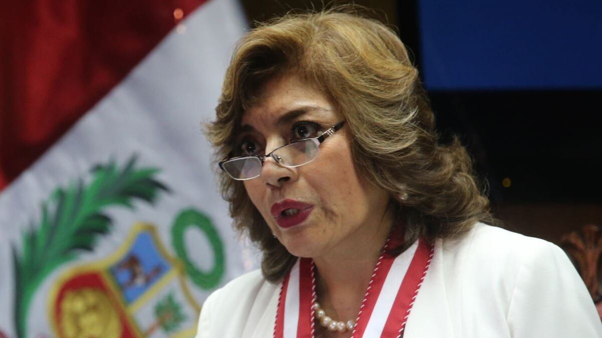 Fiscal de Perú solicita prisión preventiva para Betssy Chávez