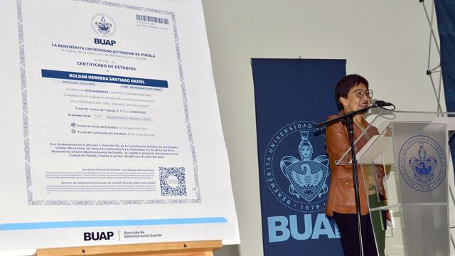 BUAP presenta certificado de estudios electrónico