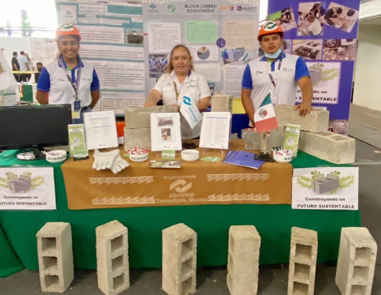 Estudiantes de Conalep crean blocks a prueba de balas