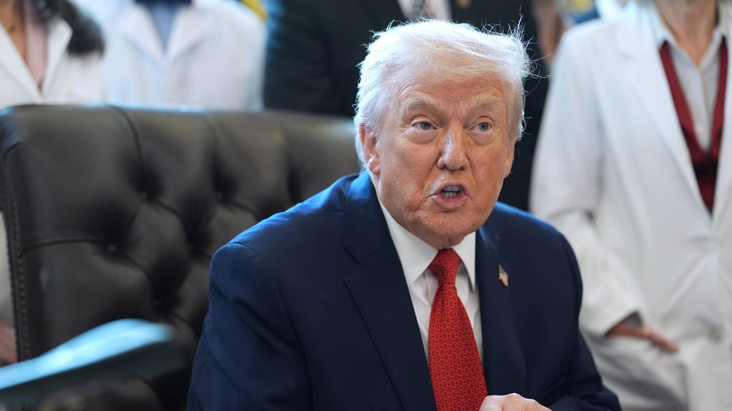 Trump dice que no descarta una guerra contra Venezuela