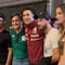 Guillermo Ochoa: Famosos hacen fila tras juego de la Selección Mexicana para tomarse foto con él