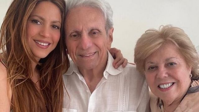 Shakira con sus padres