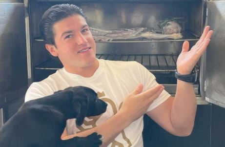 Samuel García comparte fotografía usando costoso reloj